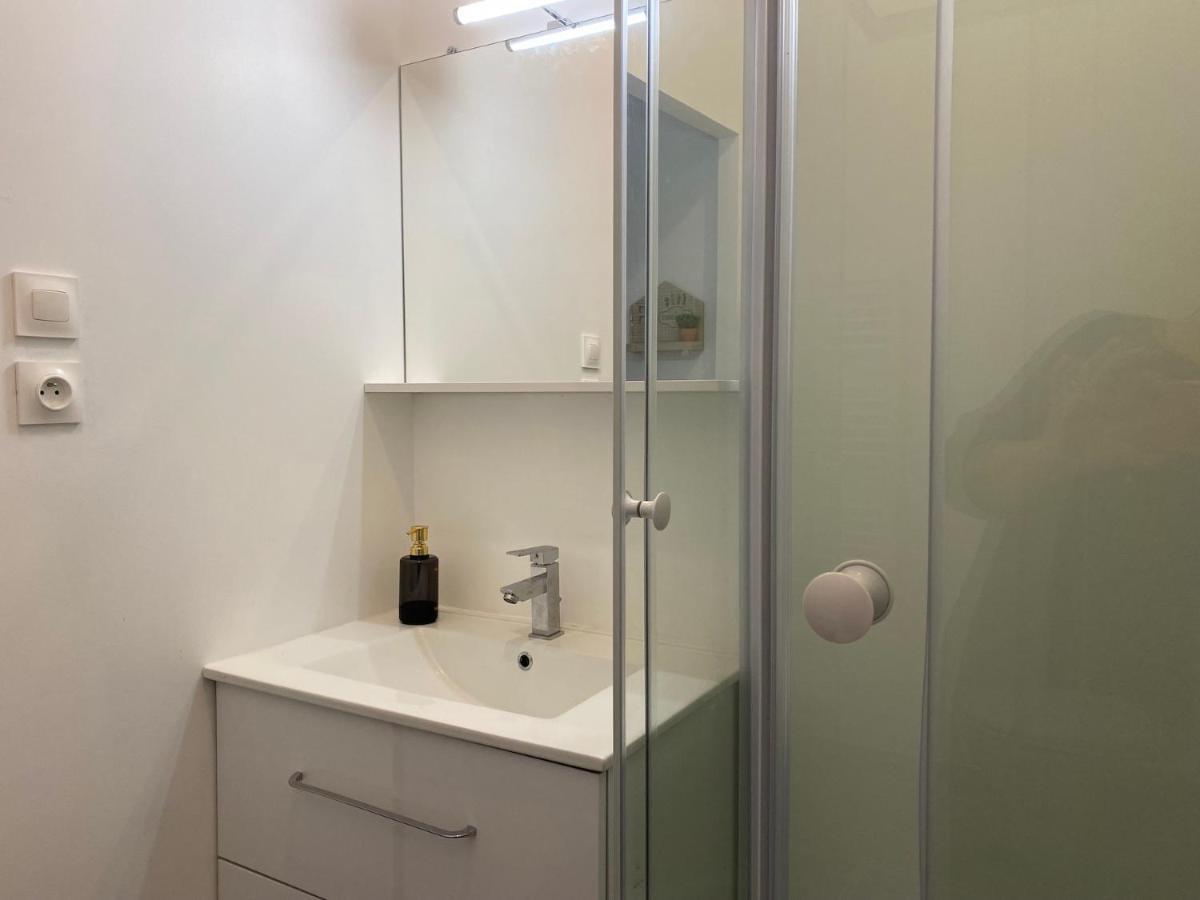 La Maison D'Angelique: Gare-Adjacent Colocation with Fiber & Netflix Niort Exterior photo