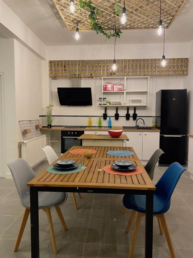 La Maison D'Angelique: Gare-Adjacent Colocation with Fiber & Netflix Niort Exterior photo
