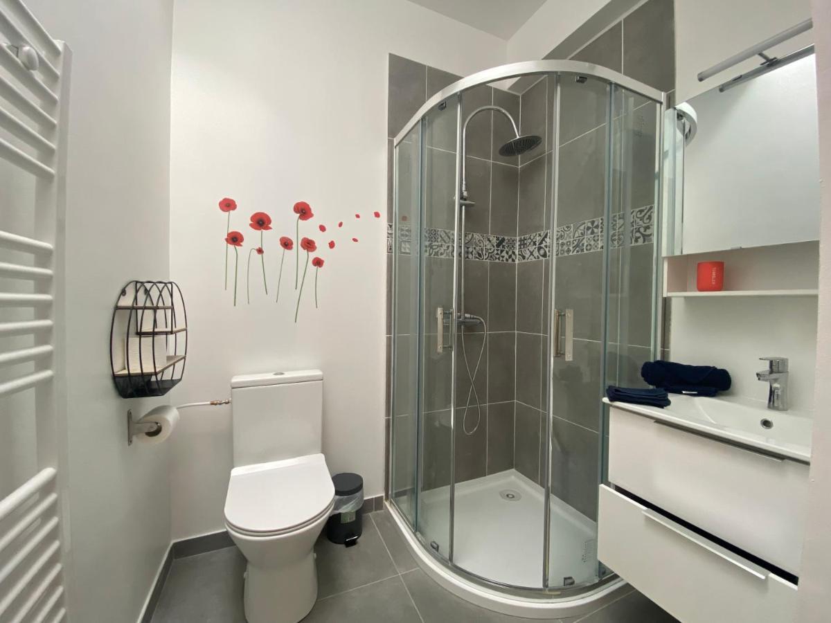 La Maison D'Angelique: Gare-Adjacent Colocation with Fiber & Netflix Niort Exterior photo