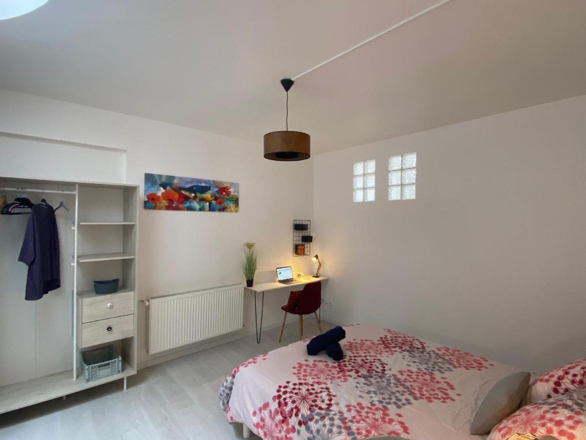 La Maison D'Angelique: Gare-Adjacent Colocation with Fiber & Netflix Niort Exterior photo