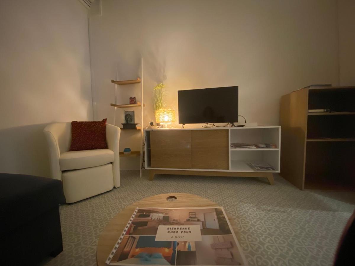 La Maison D'Angelique: Gare-Adjacent Colocation with Fiber & Netflix Niort Exterior photo